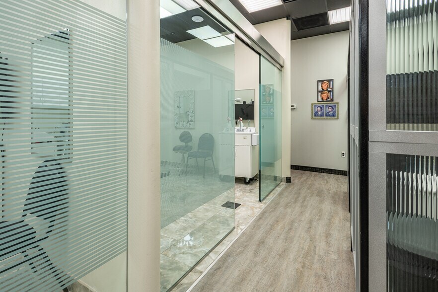 More Photos Of 302 S Lewis Ave, Tulsa Medical For Lease