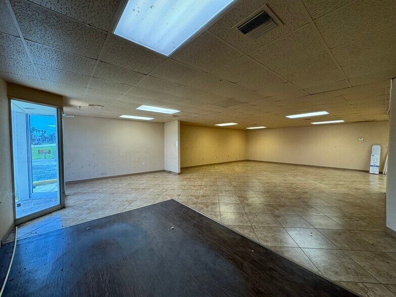 More Photos Of 1010 Us-27 Hwy, Sebring Office For Lease