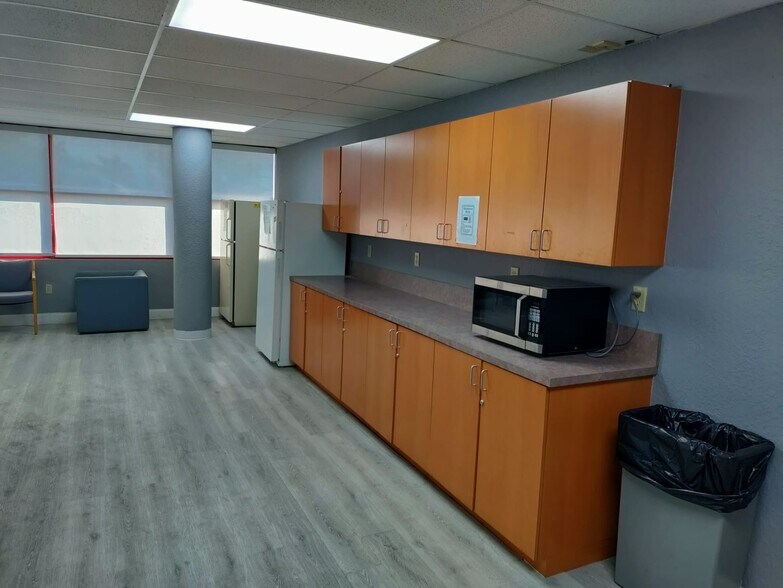 More Photos Of 1799 W Oakland Park Blvd, Oakland Park Office For Lease