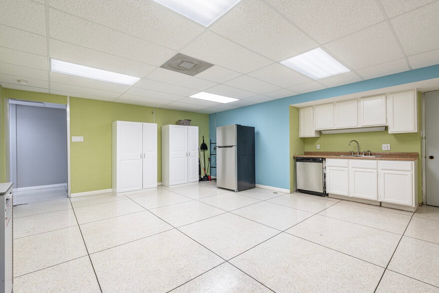 More Photos Of 4211 Video St, Dickinson Office For Sale