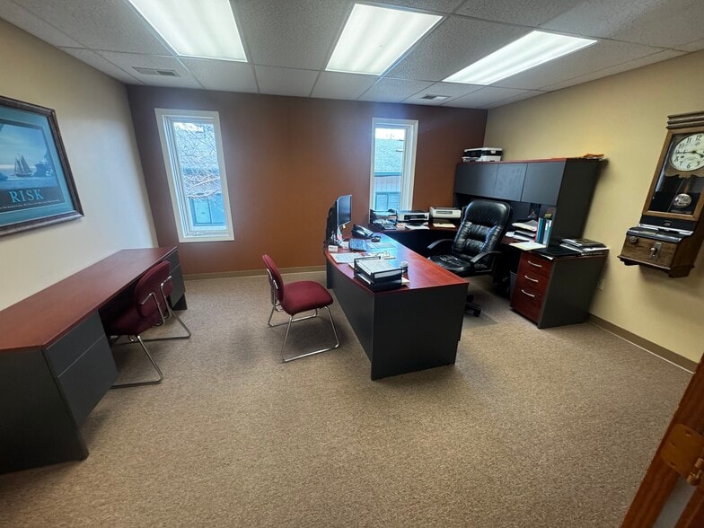 More Photos Of 7445 University Blvd, Des Moines Medical For Lease