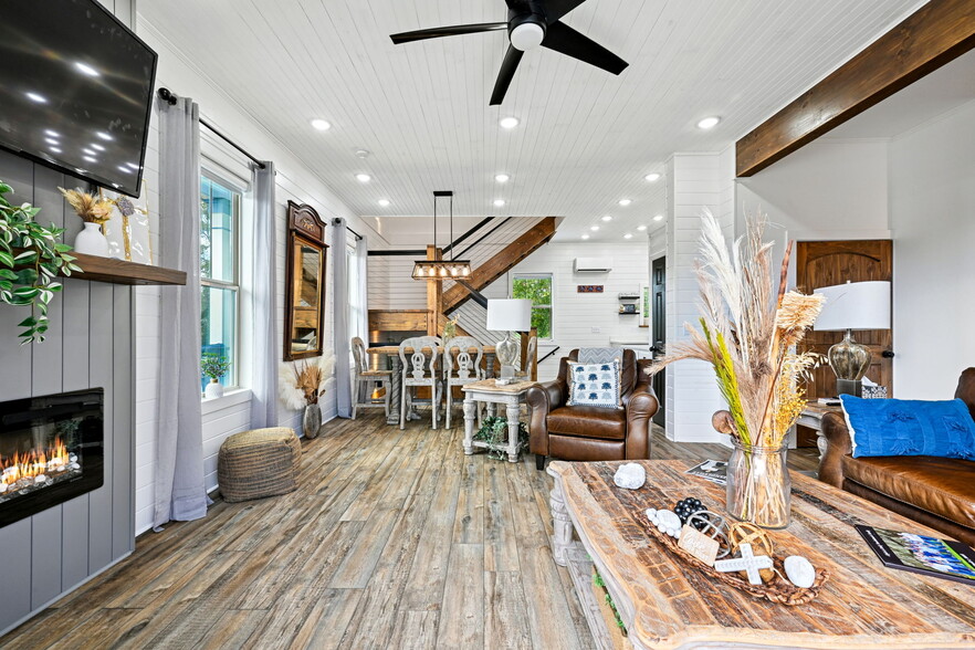 More Photos Of 124 Lafitte St, Mandeville Hospitality For Sale