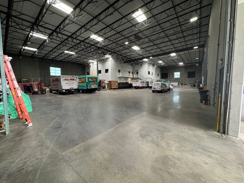 More Photos Of 5001 Ontario Mills Pky, Ontario Warehouse For Lease