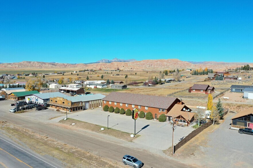 More Photos Of 1412 Warm Springs Dr, Dubois Hotel For Sale