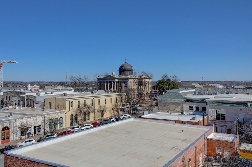 More Photos Of 810 S Rock St, Georgetown Apartments For Lease