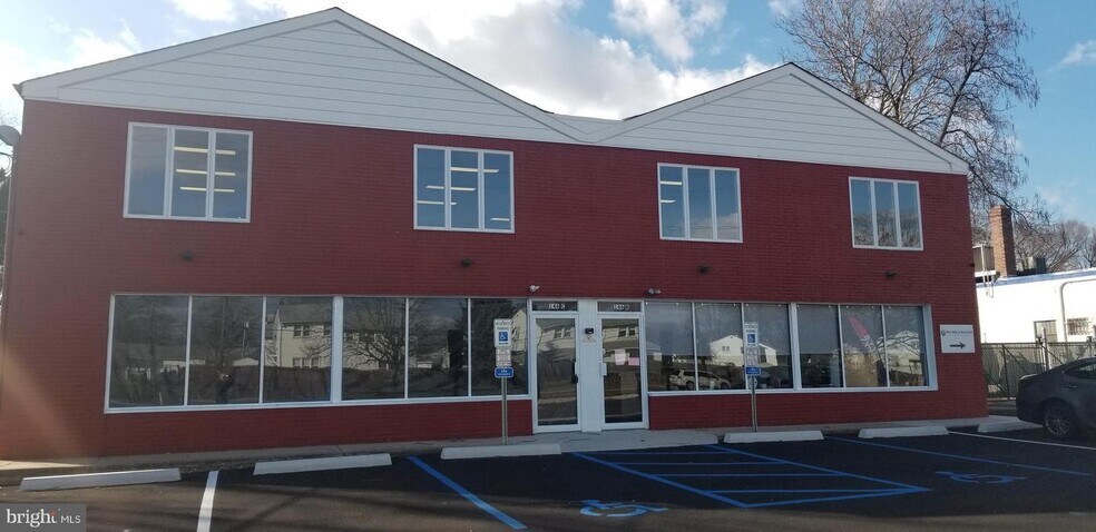 More Photos Of 146 Black Horse Pike, Mount Ephraim Showroom For Lease
