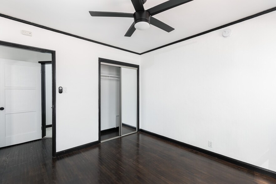 More Photos Of 2243-2245 S Ridgeley Dr, Los Angeles Apartments For Sale