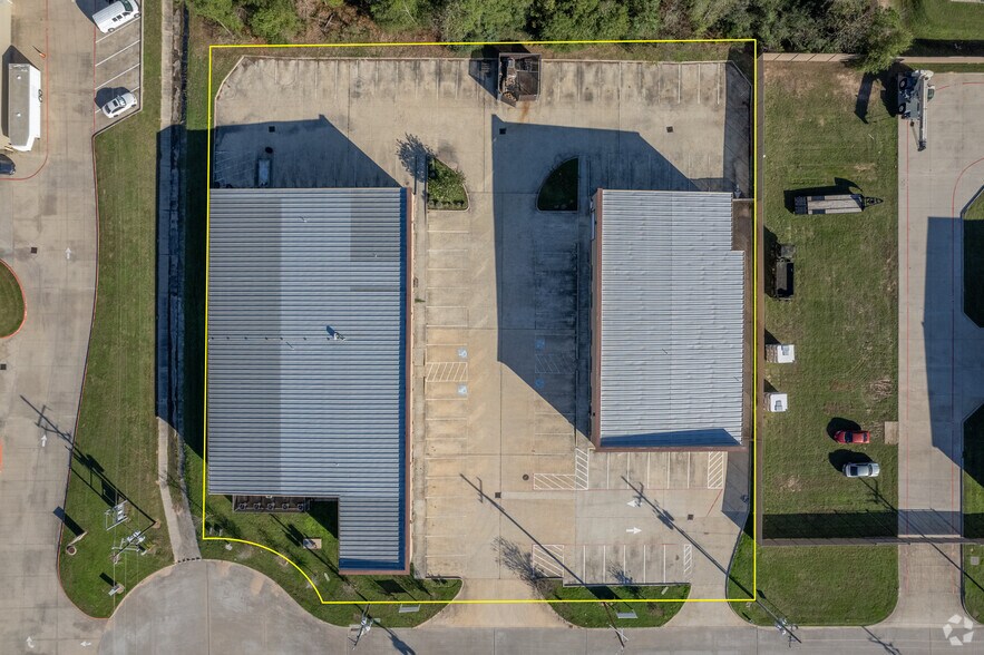 More Photos Of 27316 Spectrum Way, The Woodlands Office For Sale