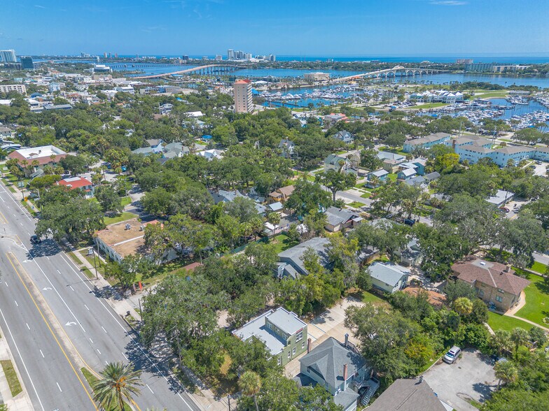 More Photos Of 519 S Ridgewood Ave, Daytona Beach Office For Sale