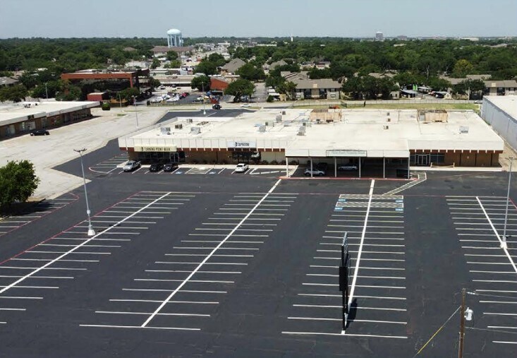 More Photos Of 1301-1313 Brown Trl, Bedford Unknown For Lease