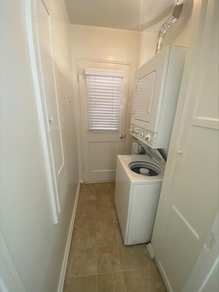 More Photos Of 1826-1832 California Ave, Santa Monica Apartments For Sale