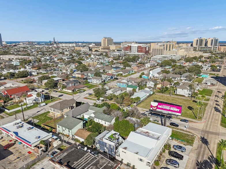 More Photos Of 609 Sealy St, Galveston Apartments For Sale