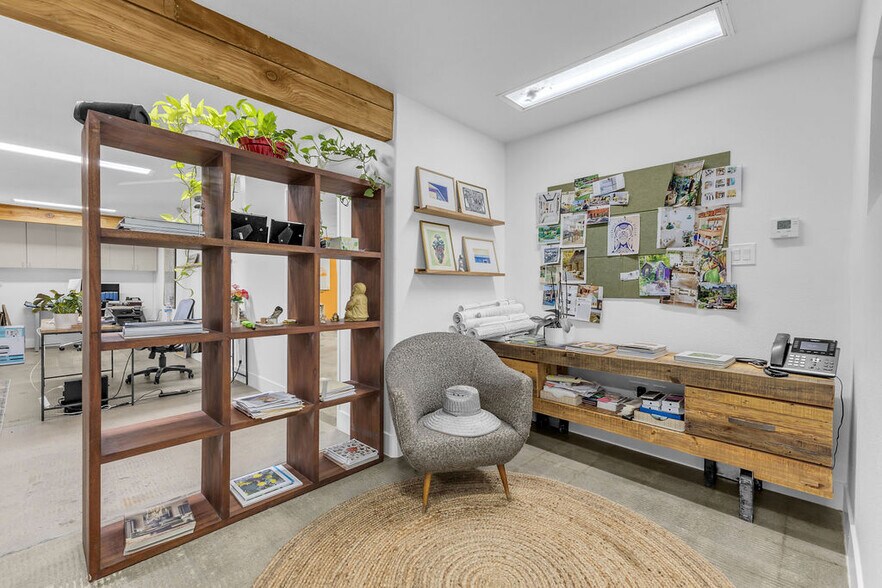 More Photos Of 81500 Industrial Pl, Indio Warehouse For Sale