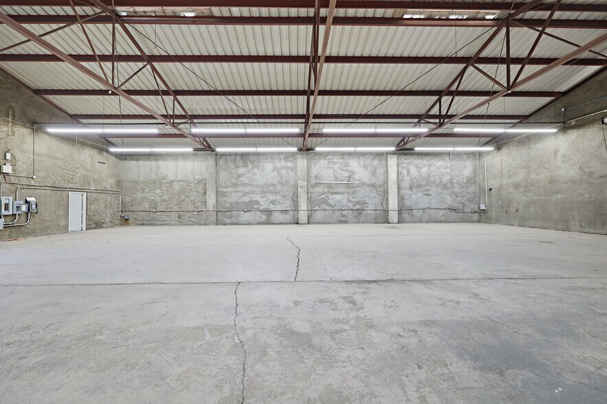 More Photos Of 240 Airpark Rd, Atwater Warehouse For Lease