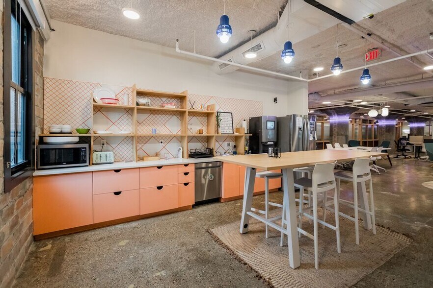 More Photos Of 2937 E Grand Blvd, Detroit Medical For Lease