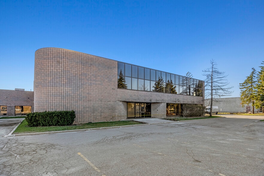 More Photos Of 90 Nolan Ct, Markham Service For Lease