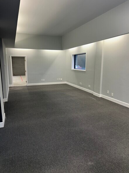 More Photos Of 6 Commercial Blvd, Novato Industrial For Lease