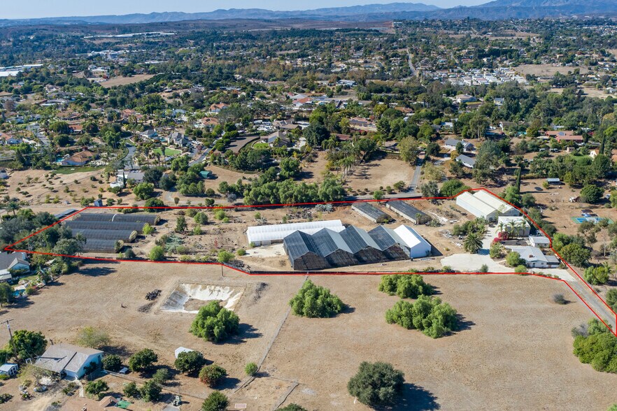 More Photos Of 1881 Fuerte St, Fallbrook Garden Center For Sale