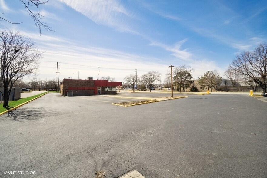 More Photos Of 1820 W Irving Park Rd, Schaumburg Fast Food For Sale
