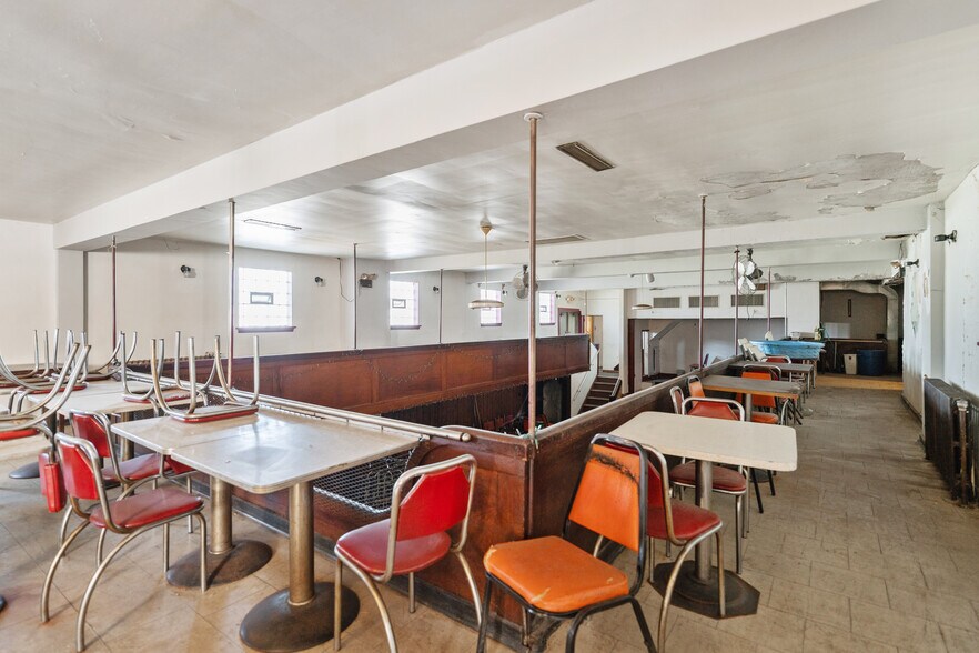 More Photos Of 1098 Duss Ave, Ambridge Restaurant For Sale