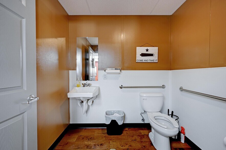 More Photos Of 804 Highway 304, Gonzales Loft Creative Space For Sale