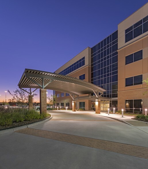 More Photos Of 17450 St. Lukes Way, The Woodlands Medical For Lease