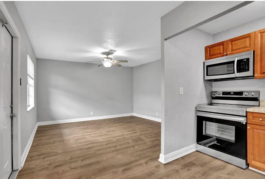 More Photos Of 240 SE 9th Ave, Pompano Beach Multifamily For Sale