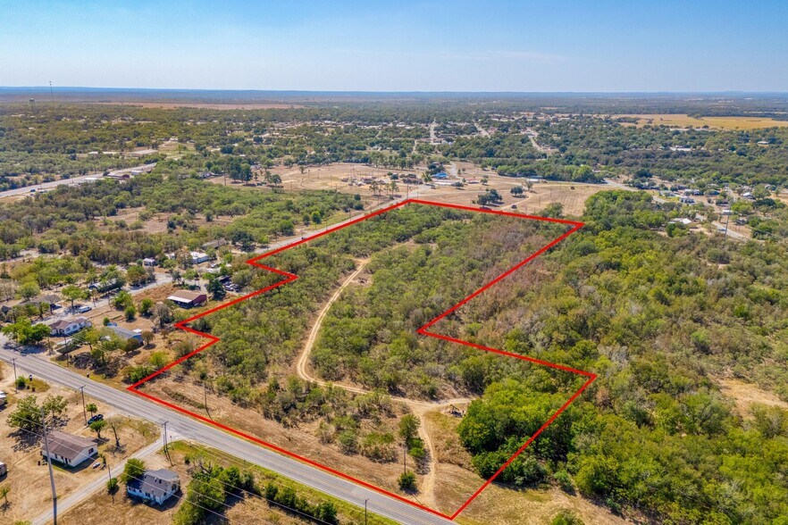 More Photos Of TBD HACKBERRY St, Luling Land For Sale
