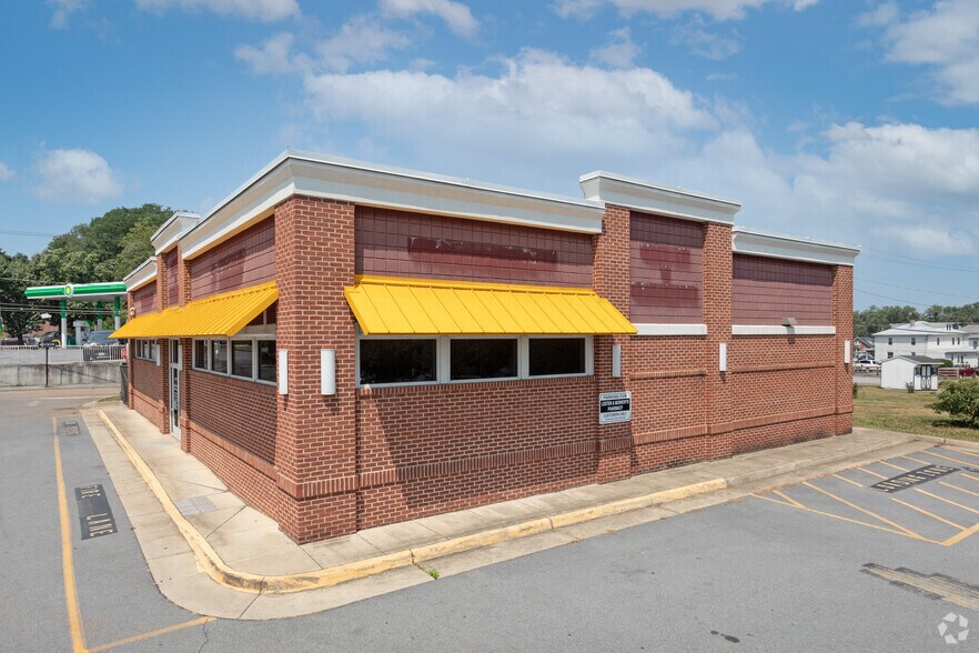 More Photos Of 20 South St, Front Royal Restaurant For Lease