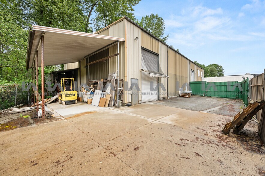 More Photos Of 2727 Dixon St, Port Coquitlam Industrial For Sale