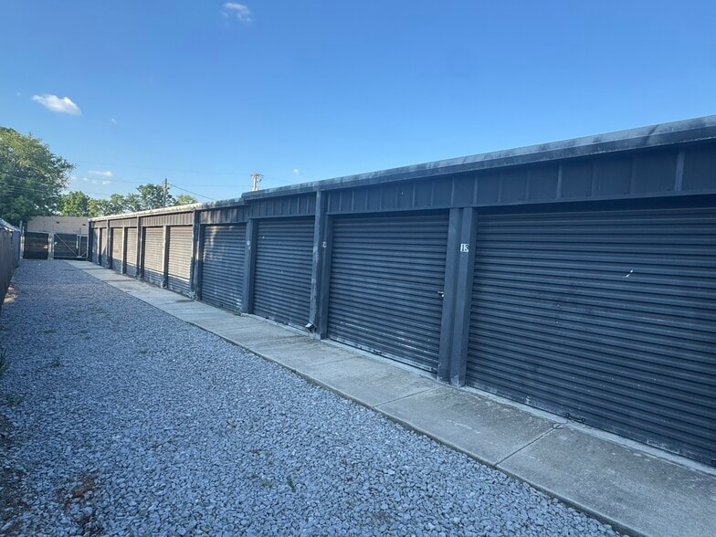 More Photos Of 405 Riverview Dr, Shelbyville Industrial For Sale