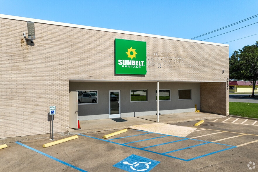 More Photos Of 3701 Dalworth St, Arlington Warehouse For Lease