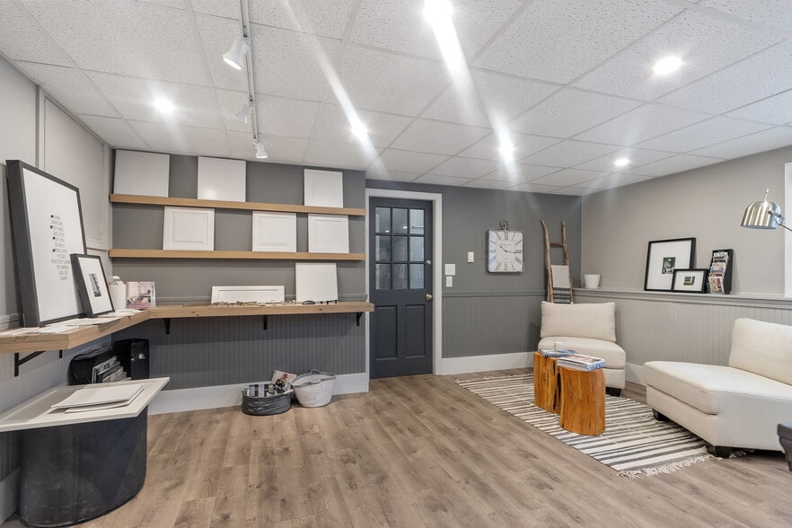 More Photos Of 561 Main St, Boxford General Retail For Sale