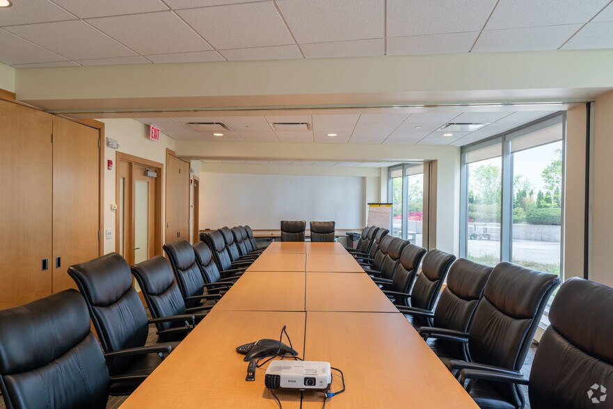 More Photos Of 500 Lake Cook Rd, Deerfield Unknown For Lease