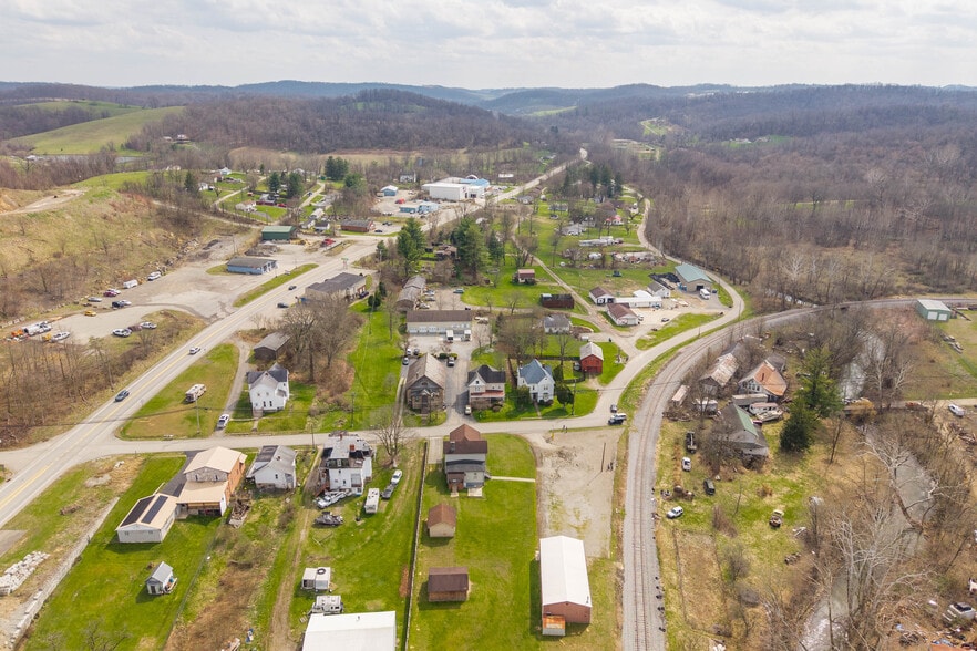 More Photos Of 19 Old Monongahela Pike, Eighty Four Service For Sale