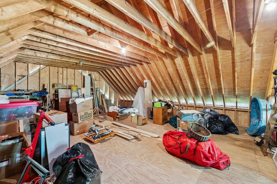 More Photos Of 344 Vt Route 100, West Dover Hotel For Sale