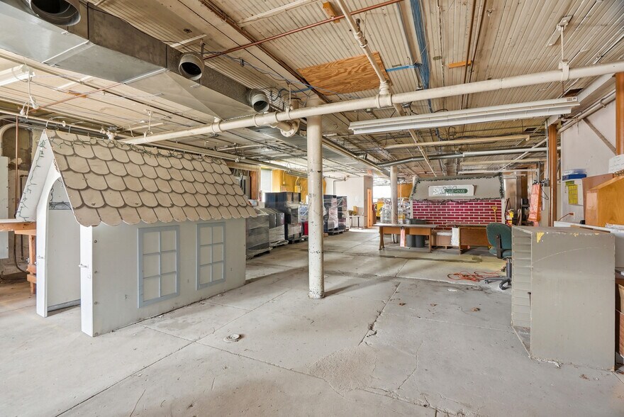More Photos Of 115 E 5th St, Fulton Office For Sale