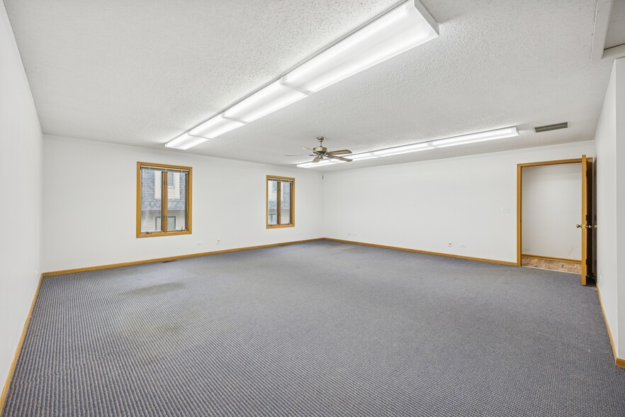 More Photos Of 2050 Larkin Ave, Elgin Medical For Lease