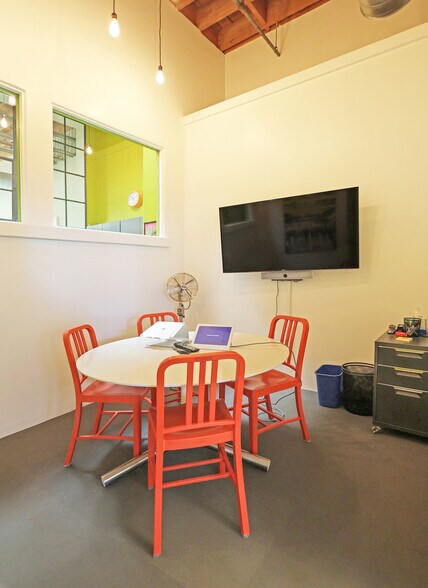 More Photos Of 1375 Park Ave, Emeryville Loft Creative Space For Lease