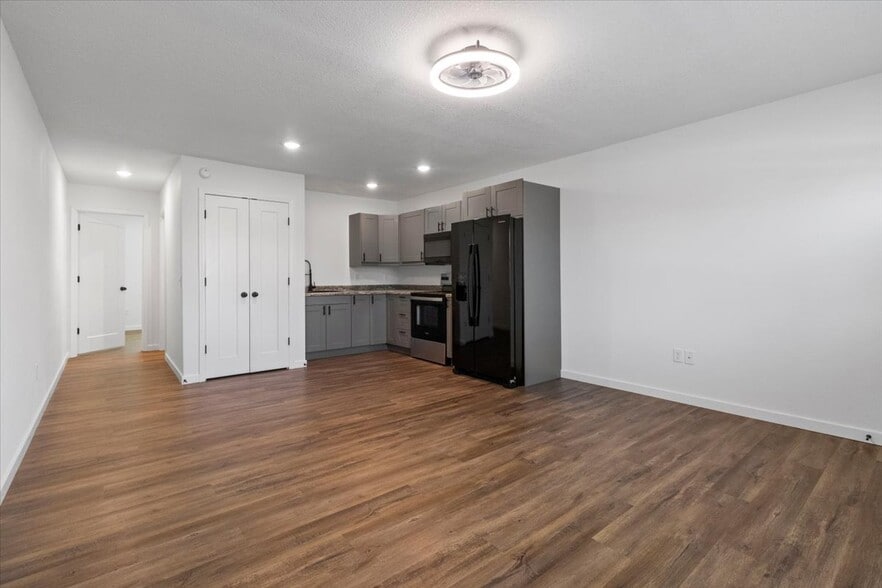 More Photos Of 515 Nebraska Ave, West Plains Apartments For Sale