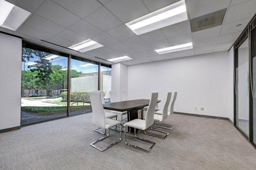 More Photos Of 2401 Fountain View Dr, Houston Office For Lease