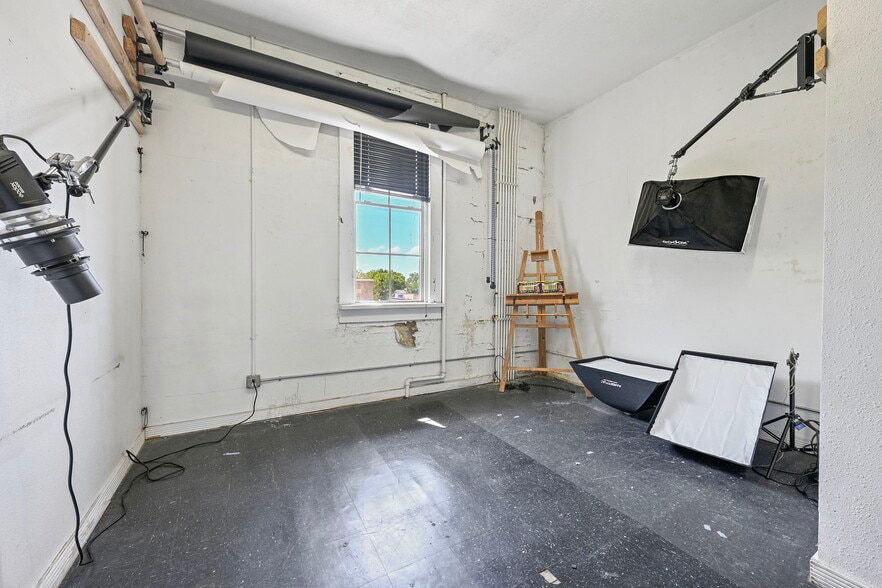More Photos Of 220 N Main St, Bryan Storefront For Sale