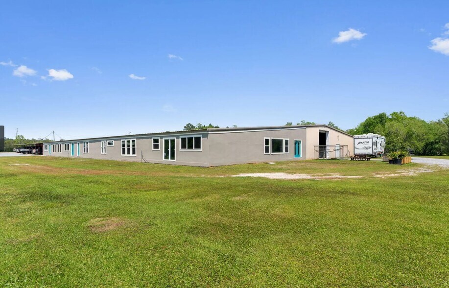 More Photos Of 3524 Garcon Point Rd, Milton Warehouse For Sale