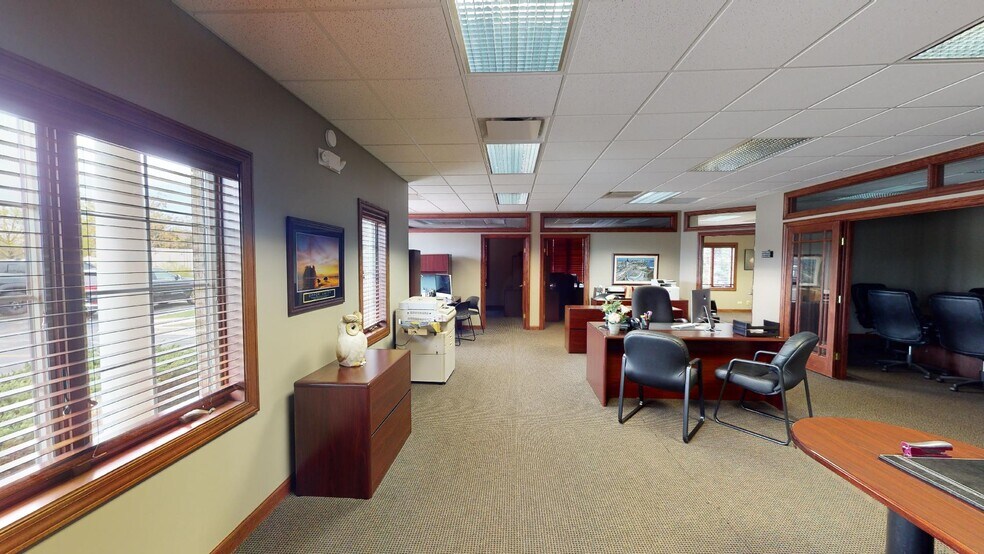 More Photos Of 3 Executive Ct, South Barrington Medical For Lease