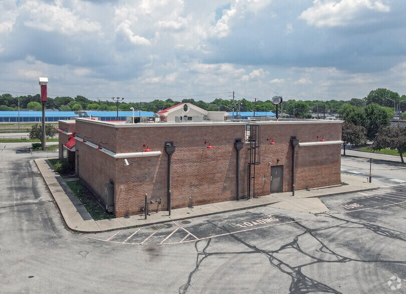 More Photos Of 456 E Elbert St, Indianapolis Restaurant For Lease