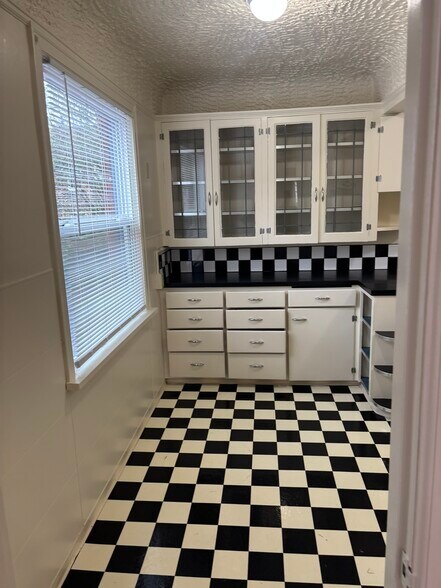 More Photos Of 2051 NW Lovejoy St, Portland Apartments For Sale