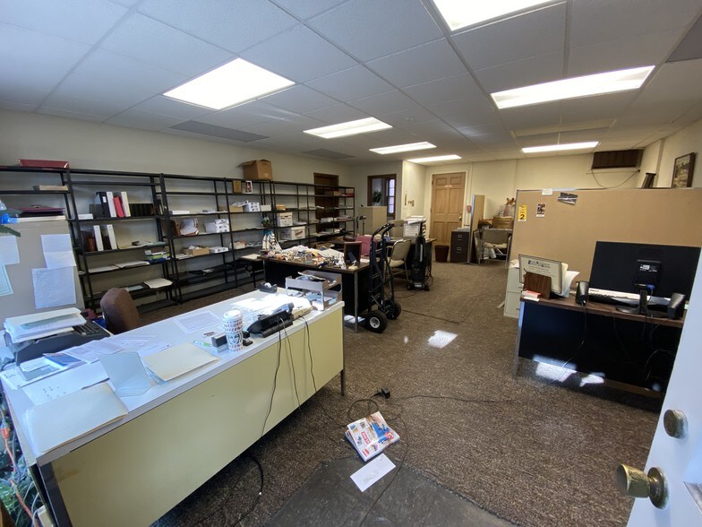 More Photos Of 5508 S Brainard Ave, Countryside Apartments For Lease