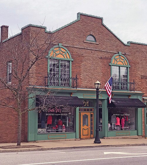 More Photos Of 101 Public Sq, Medina Storefront For Lease