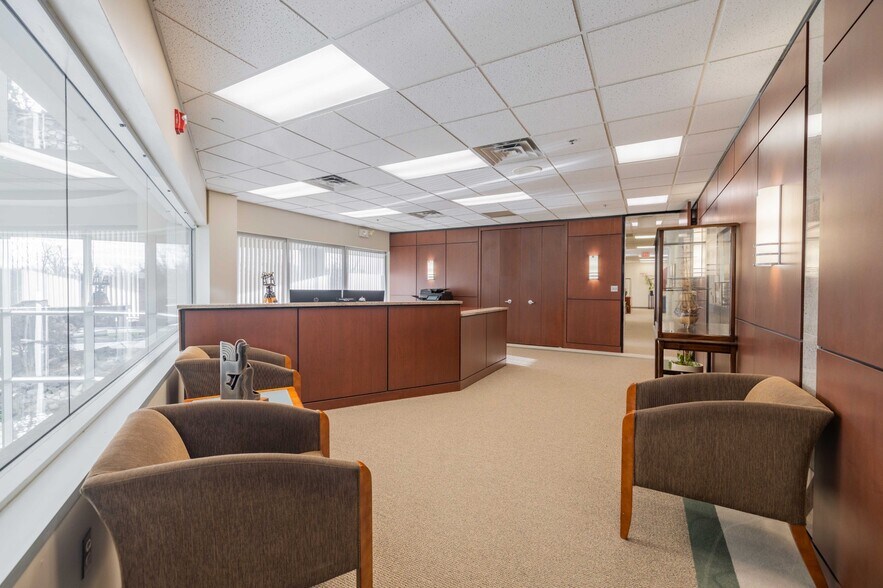More Photos Of 25925 Telegraph Rd, Southfield Office For Lease