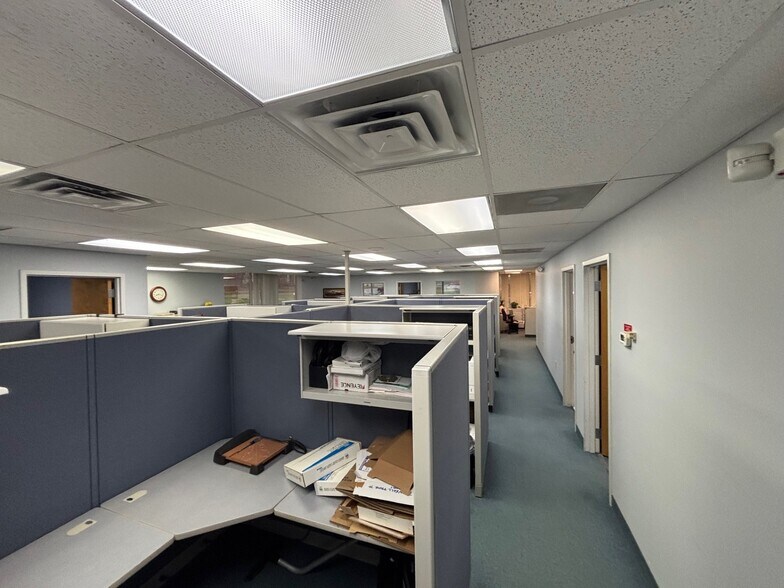 More Photos Of 1654 King St, Enfield Office For Lease